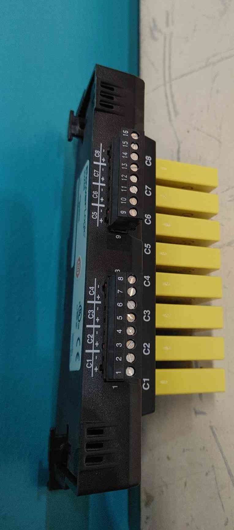 Schneider PowerLogic IOX08 I/O Extension Module w/ 8x 70G-IAC5 Modules