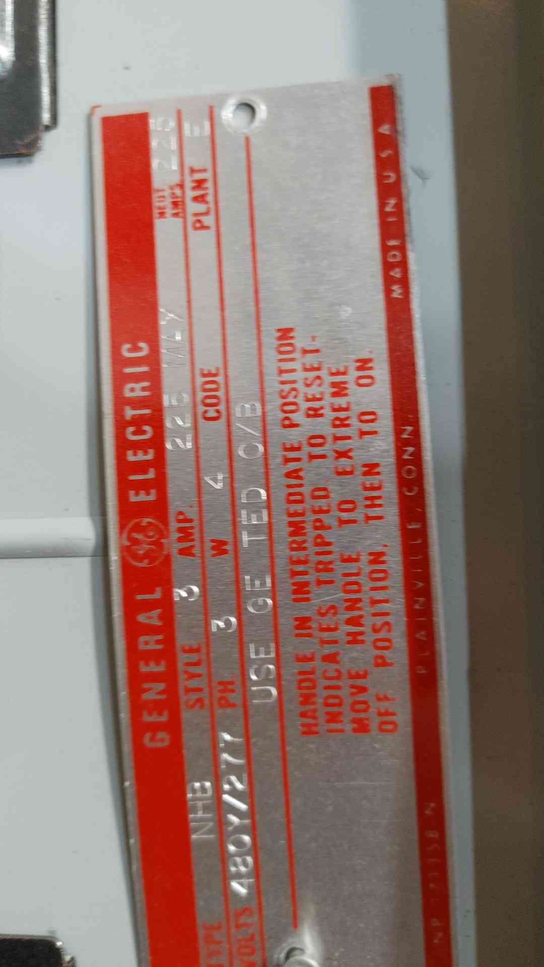 GE NHB 225A 480Y/277V 3-Phase Panelboard Loaded w/ 21x 20A 1P & 1x 70A 3P Breakers
