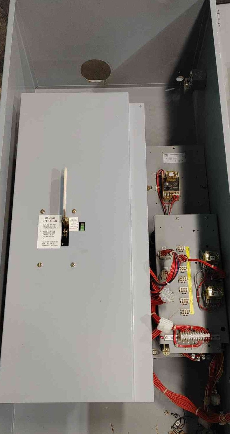 Cutler Hammer Automatic Transfer Switch 400A 480V 3Phase 3Pole ATVMLDA30400XSU