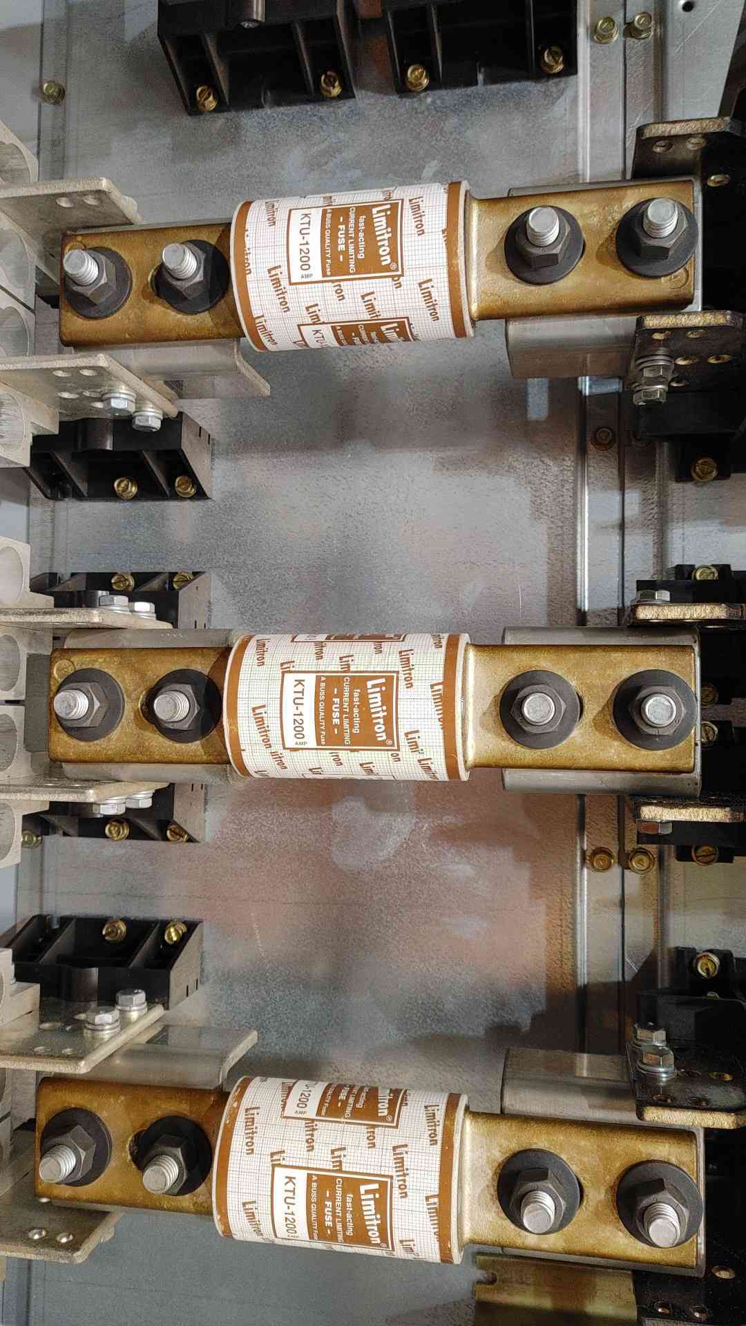 Siemens HF368N 1200A 600V 3P Fusible Safety Switch Disconnect Bussmann KTU-1200