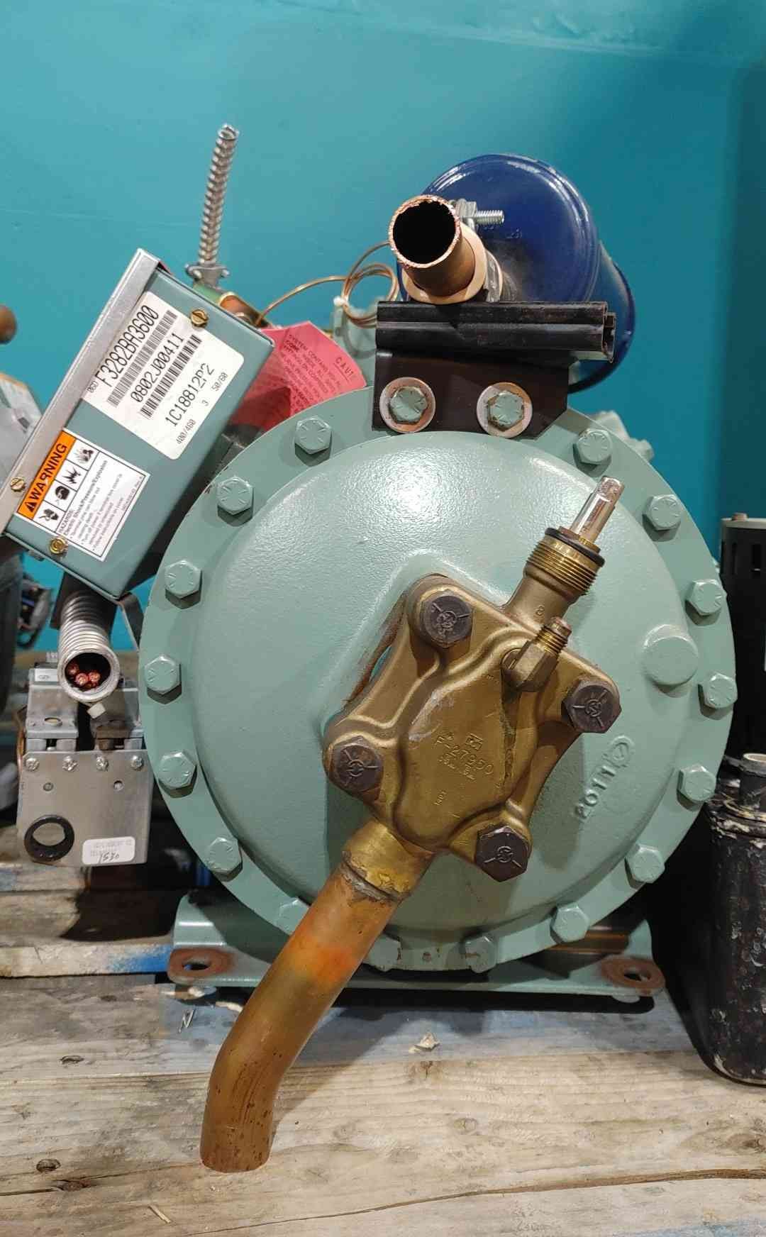Carlyle Carrier 06DS3286BC3600 6-Cylinder Semi Hermetic Compressor 460V 3Ph 06D