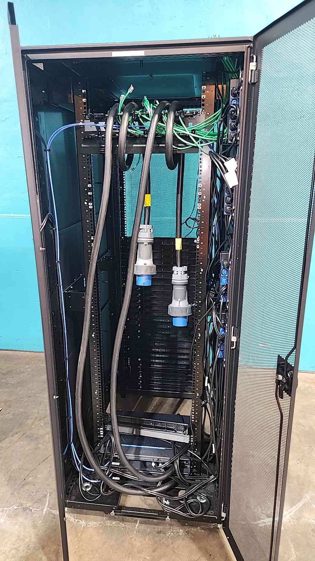Hp Fully-Enclosed Server Rack ASSY, RACK 842 1200MM Shock, INTLGENT (SKU: 115288)