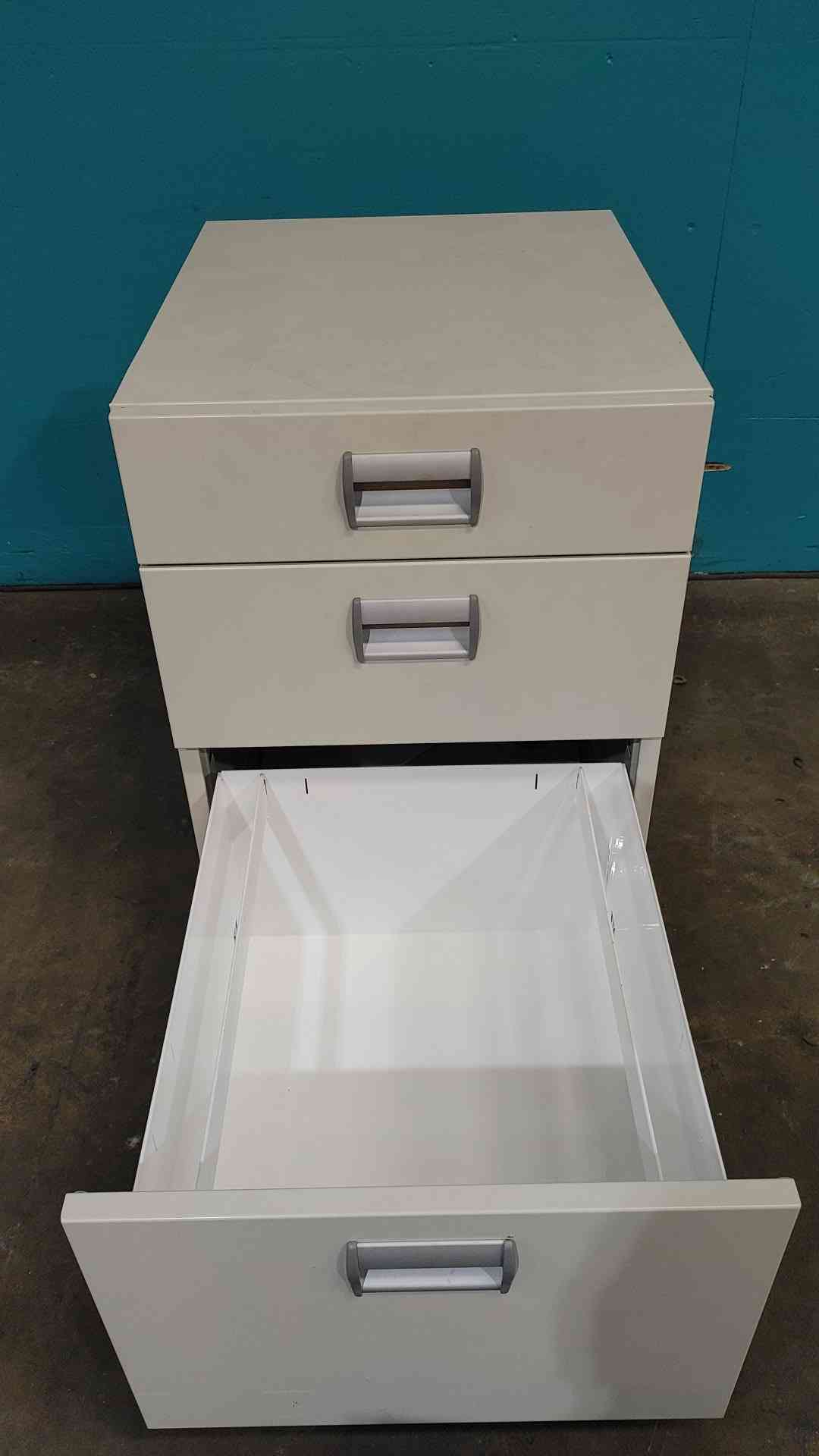 18 Inch Mobile Pedestal File Cabinet 3 Drawer Rolling Lab Office Under Desk