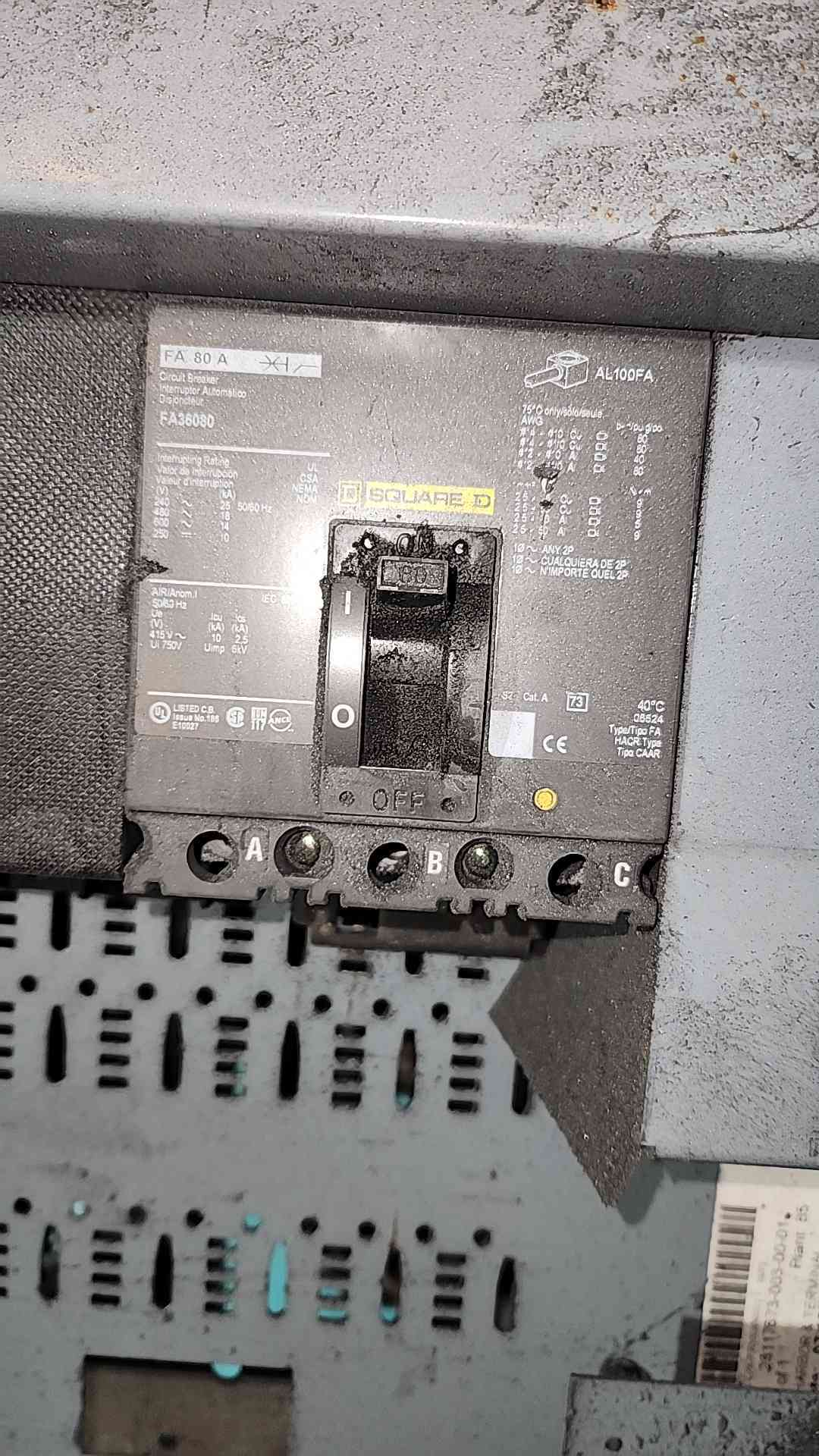 Square D NEMA 3R 1200A Outdoor I-Line Switchboard Panelboard 800A 400A 250A 60A Breakers