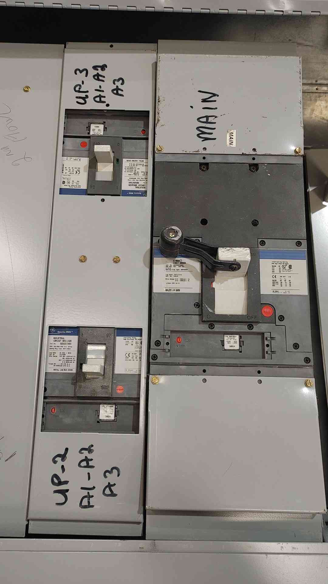 GE Spectra 800A 480V Panelboard w/ 800 Amp Main & (2) 400A 3P Breakers