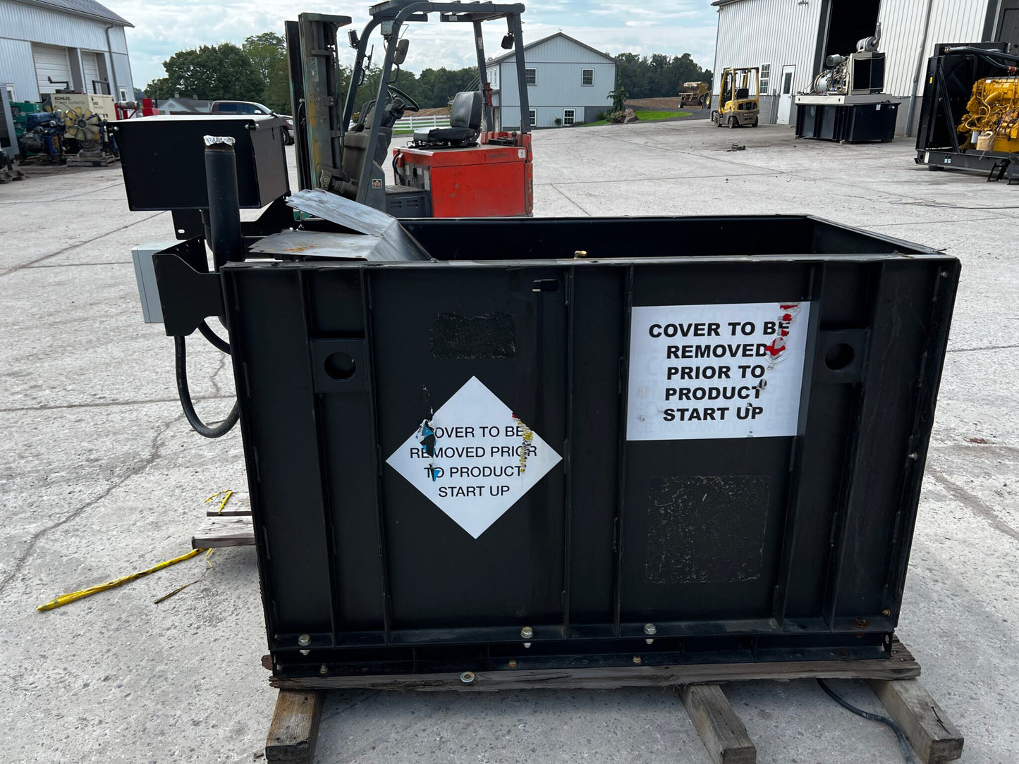 Unused Surplus Diesel Tank for Genset, Slight Damage