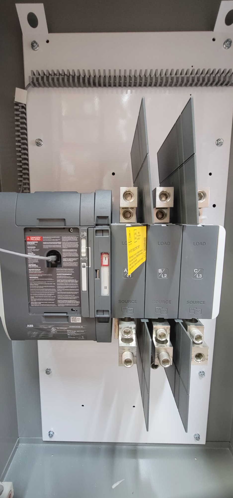 NEW ABB Zenith ZTG 600A ATS Automatic Transfer Switch 480V 3PH SLD Neutral NEMA 3R