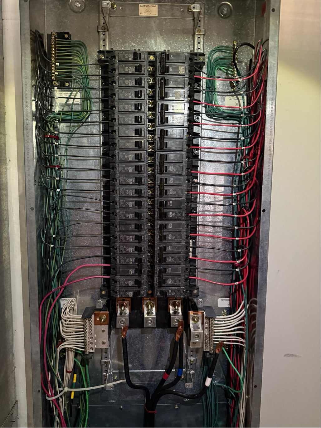 GE A Series ll  Panelboard 225 amp 208/120v 3PH (SKU: 109741)