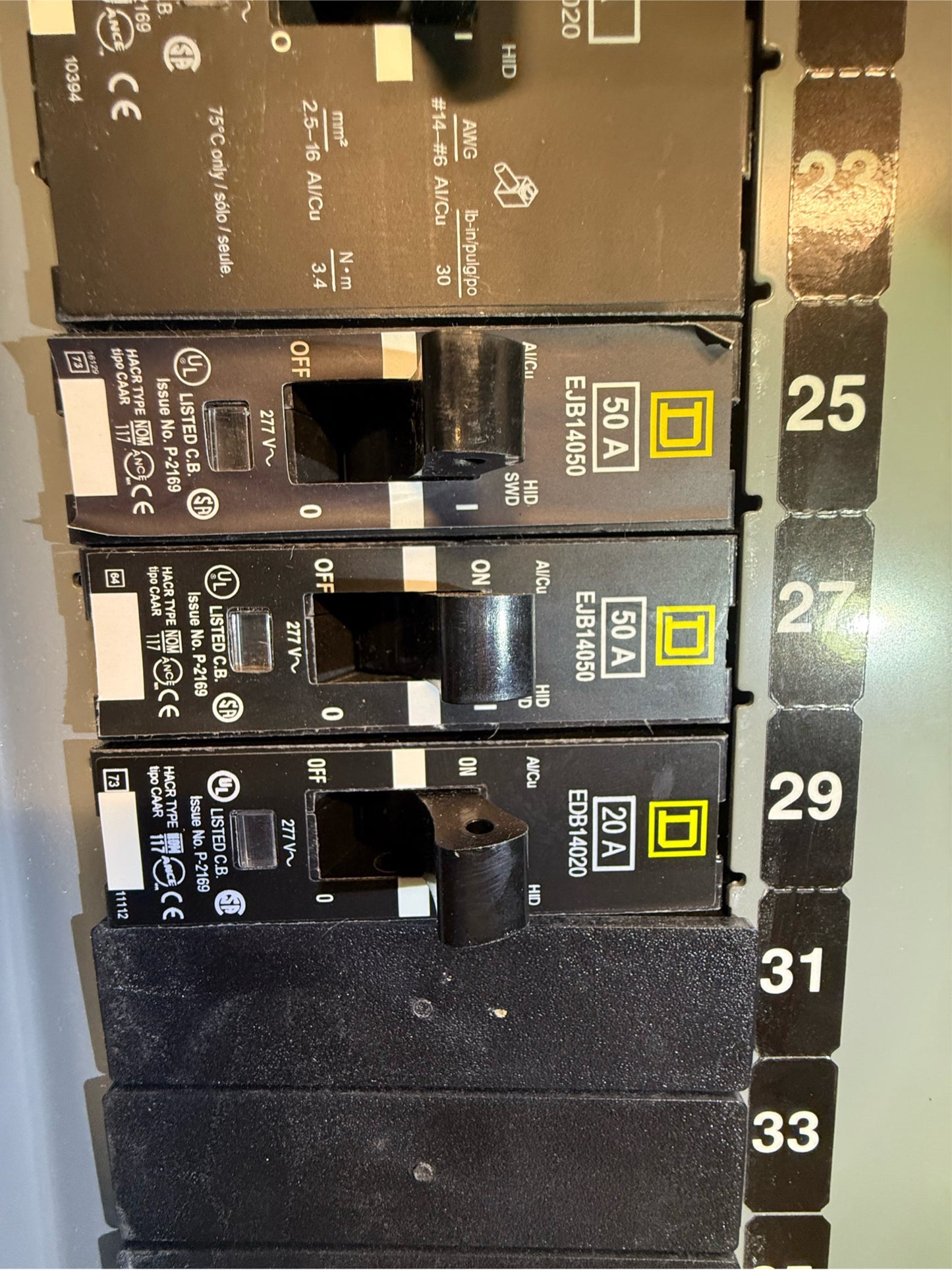 Square D Panelboard 150A 12291552290020001 14 breakers/1 main