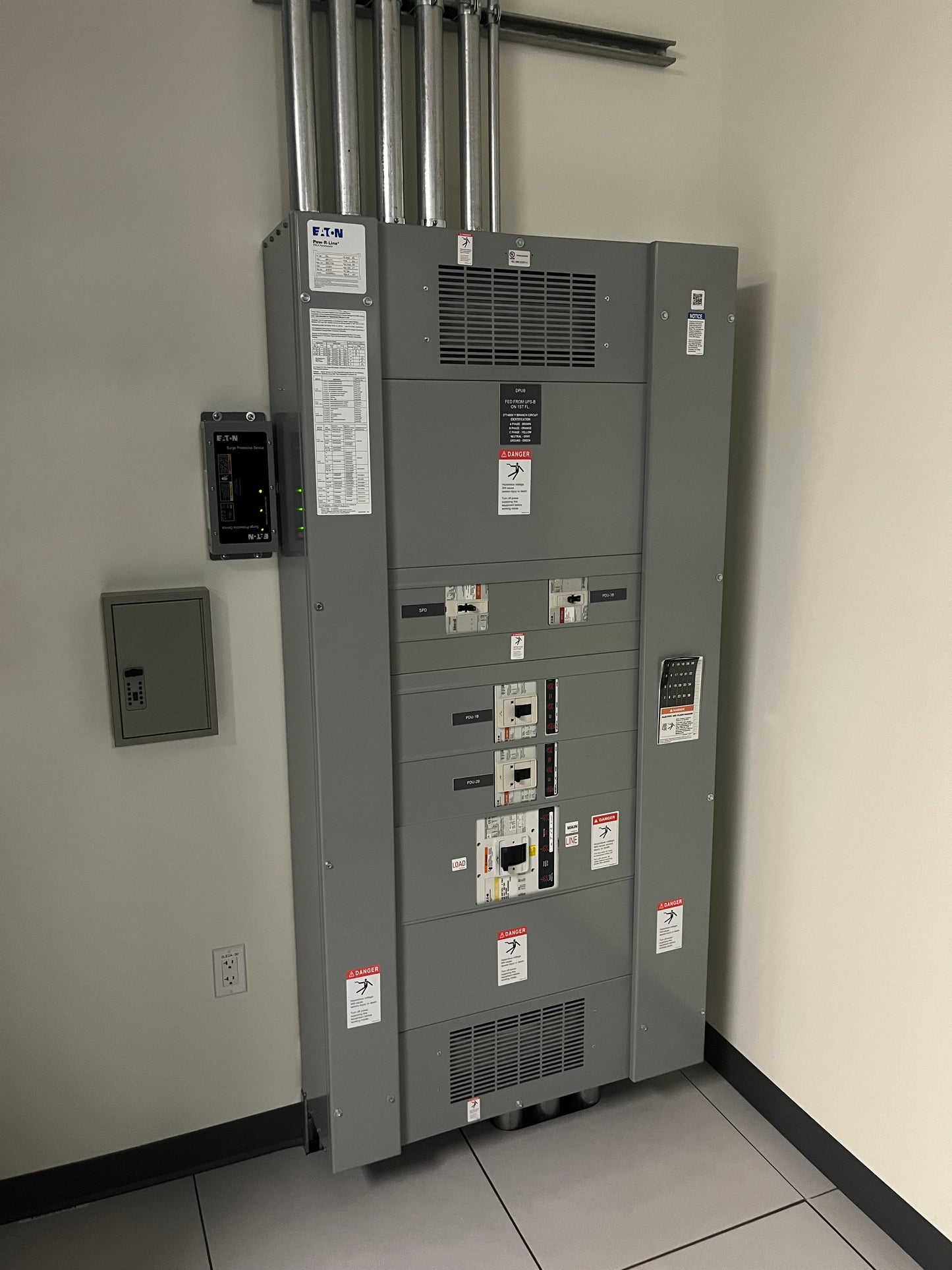 Eaton PRL4 800 Amp Distribution Panelboard 480Y/277V 3PH 4W Pow-R-Line 65k AIC