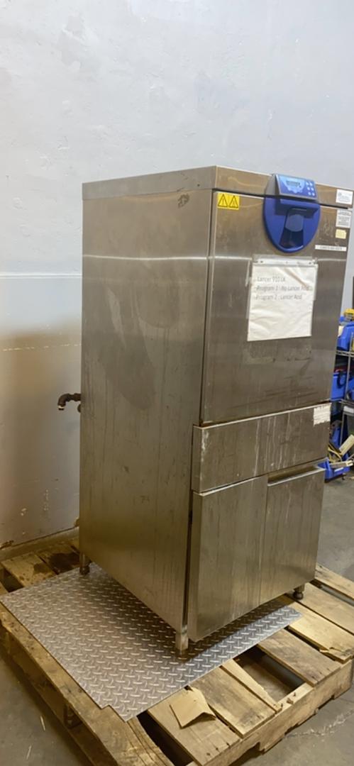 Lancer 910LX Glassware Washer Sterilizer (S6LLST5860)