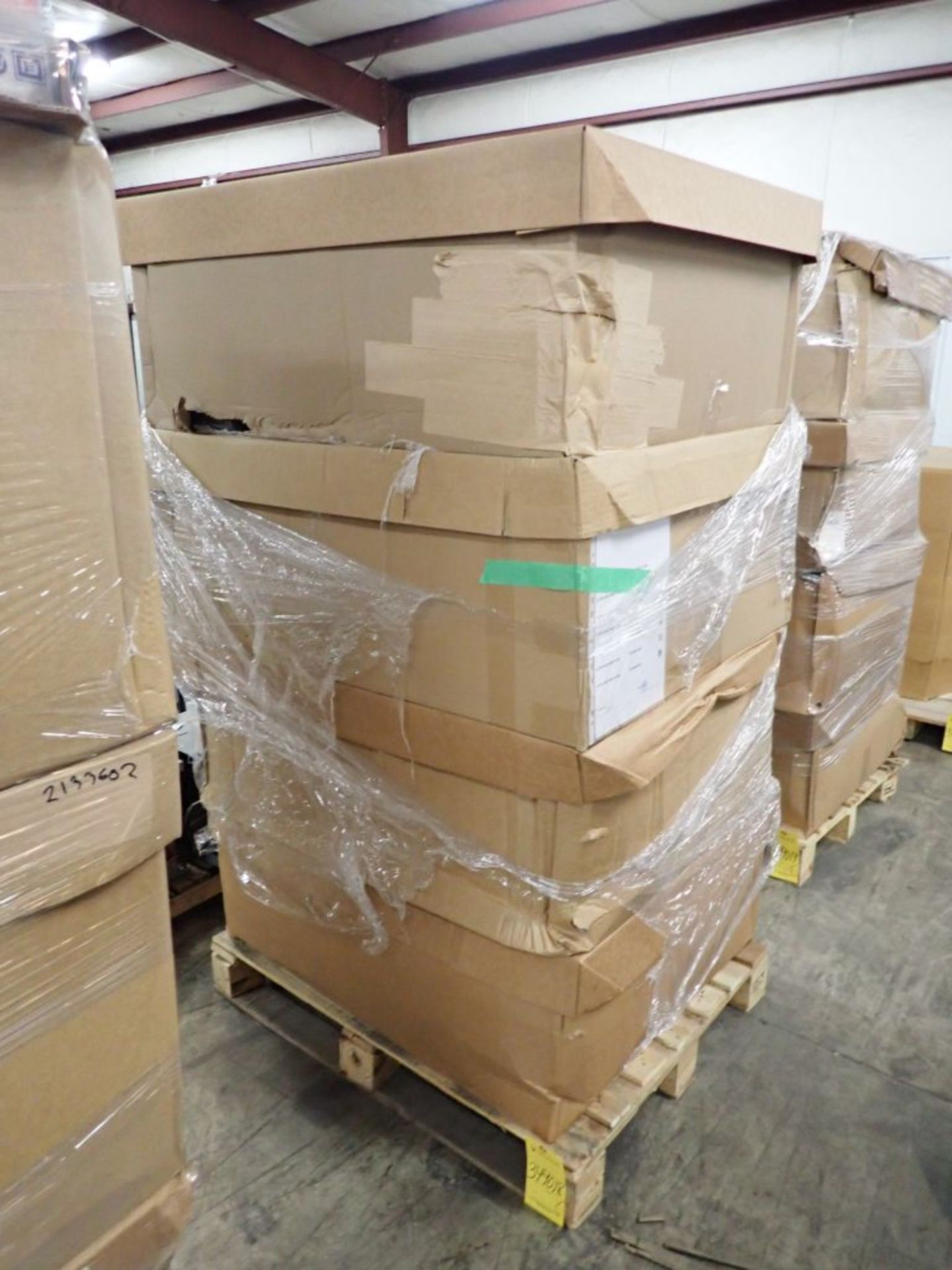 Lot of 24 Vertiv 100A Busway P/N ULTB3-100SF-ABB-3P-100A, 100A, 600V, 3PH