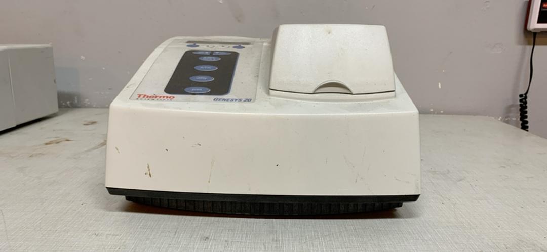 Thermo Scientific Genesys 20 Model 4001/4 in working condition prior to being moved to storage(S6LLST6429)