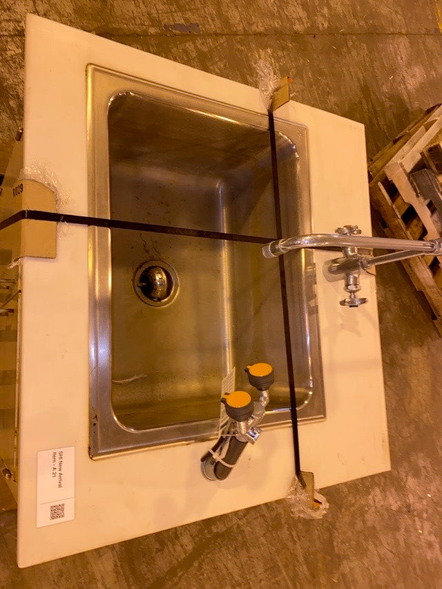 32" Lab Sink w/ Corian Top, Stainless Basin, Faucet & Eyewash(S6LLST1057)