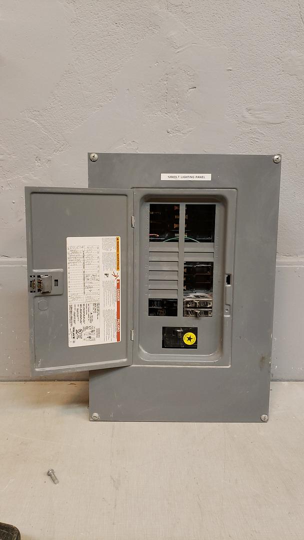 125A Square D Breaker Box Panelboard w/ Main