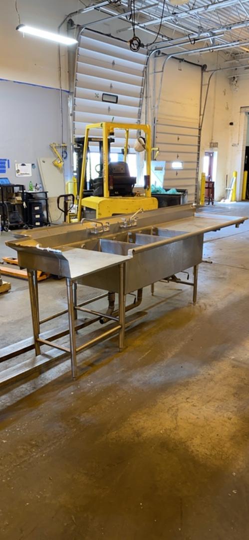 141x33x43ï¿½ Stainless 3 Basin Cafeteria Sink(S6LLST6170)