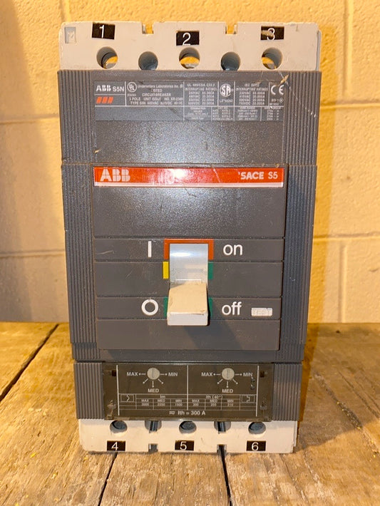ABB S5N 300A Circuit Breaker XR2389(S6LLST1307)