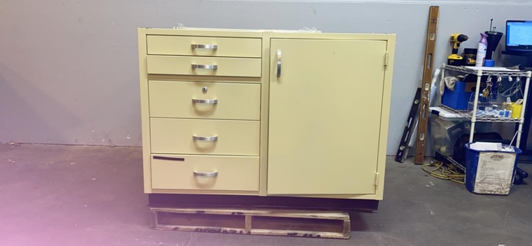 47x22x35 4' Duralab Metal Casework Door/Drawer Combo S6LLST4948(S6LLST4948)