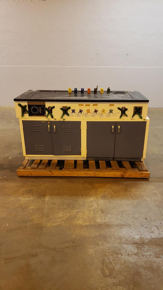 6' Duralab Fumehood bench with utility outlets(S6LLST10018)