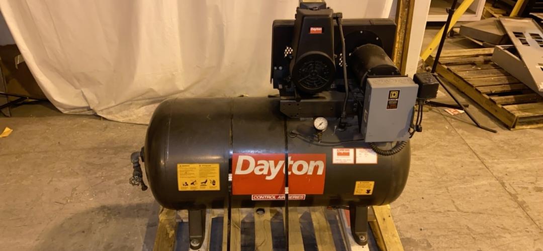 Dayton Air Compressor w 1.5HP MagneTek Motor 460v 60 Gal 5Z699(S6LLST3910)