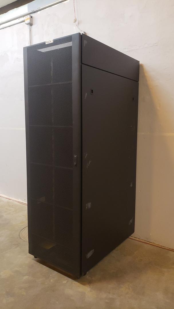 IBM Server Rack Cabinet 42U Model 7014