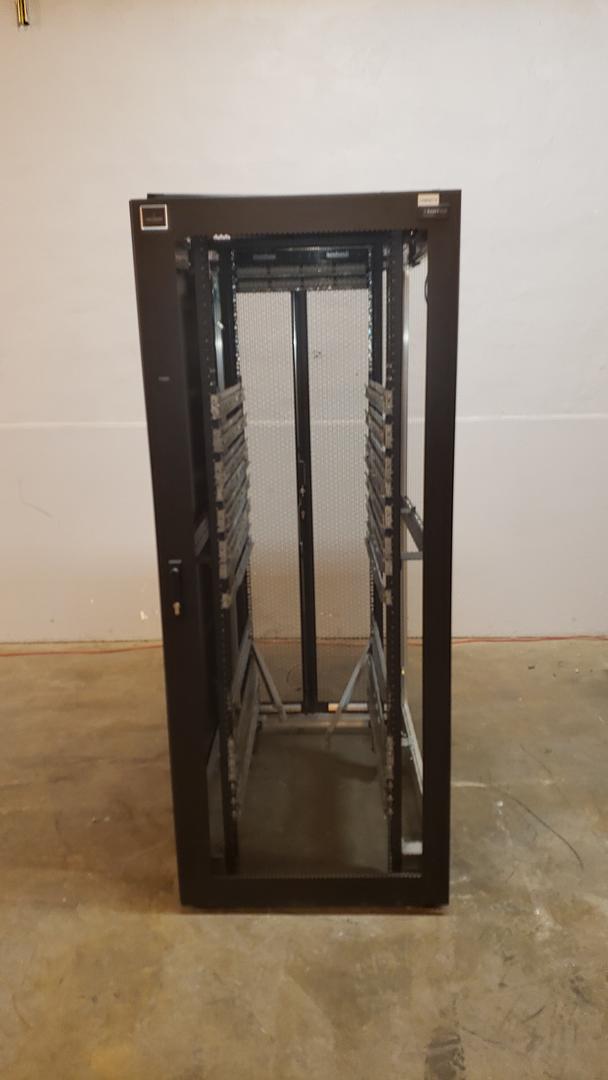LIEBERT DCM RACK Extra Wire Server Rack