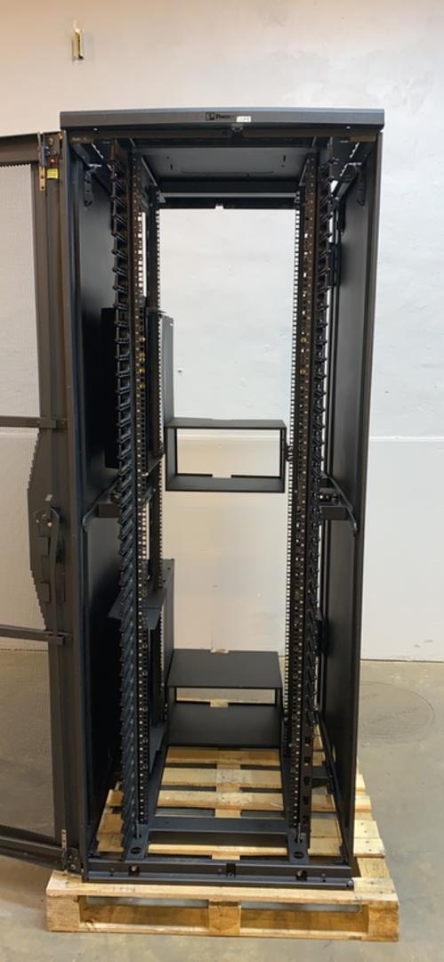 PANDUIT Server Rack CNPS 1 Door 2 Sides & Keys