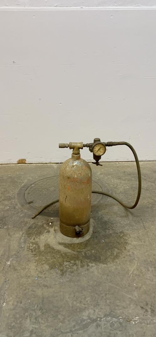 Small Metal Storage Tank w/ Hose & Gauge 6x21"(S6LLST8823)