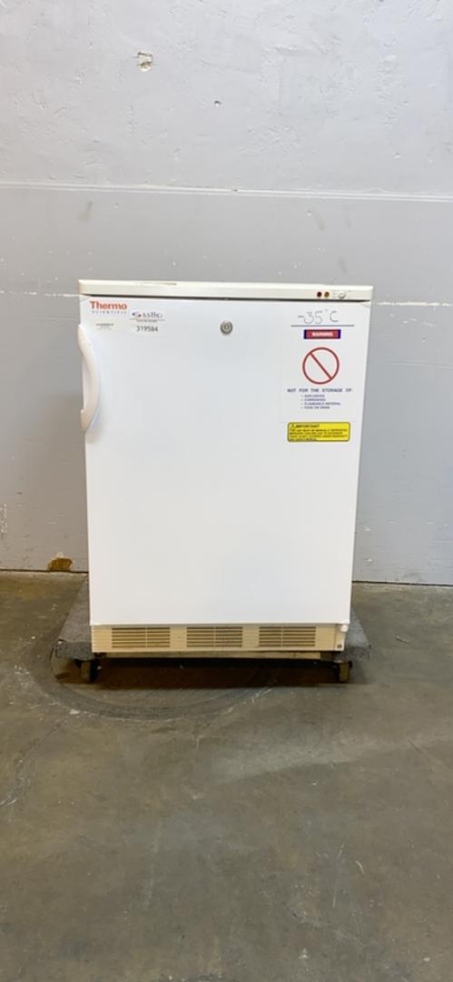 Thermo Scientific Undercounter Refrigerator 3753 Tested(S6LLST6174)