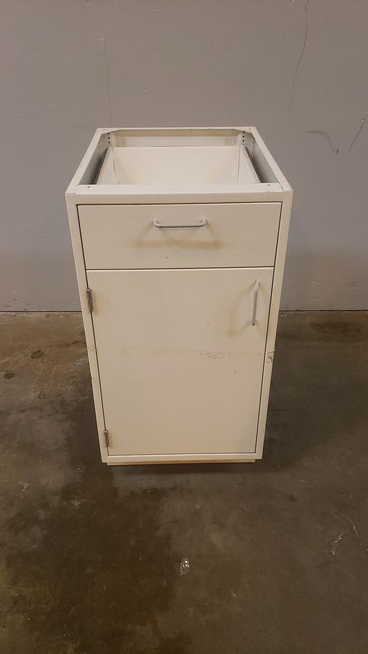 Jamestown Casework 18x22x35 (S6LLST8419)(S6LLST8419)