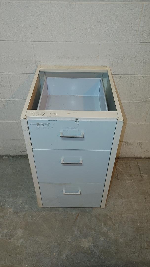18" 3 Drawer St Charles(S6LLST11892)