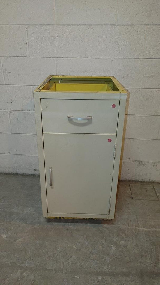 18" Kewaunee Casework(S6LLST11857)