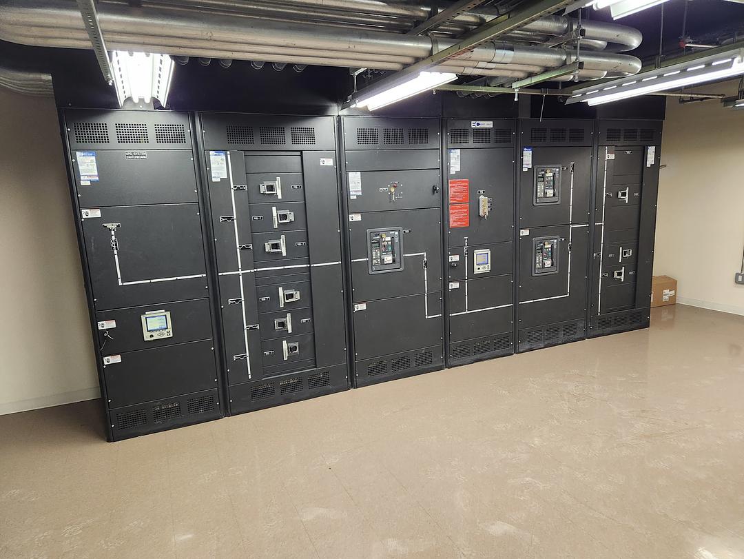 2000A Siemens Cubicle Bus & Breaker Distribution Switchgear 277/480v 6 Section '13(S6LLST12769)