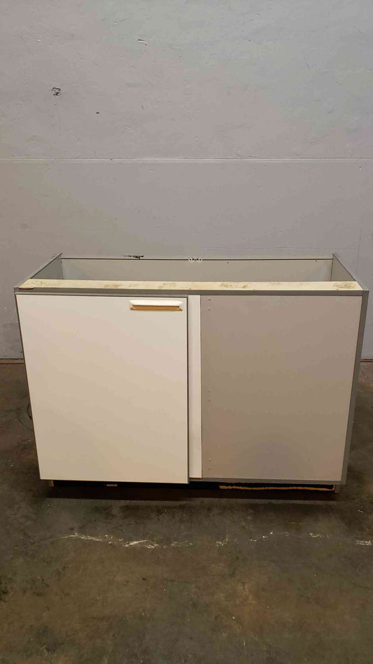 4'Recessed Wooden Casework W/ 1 Door(Q16668)
