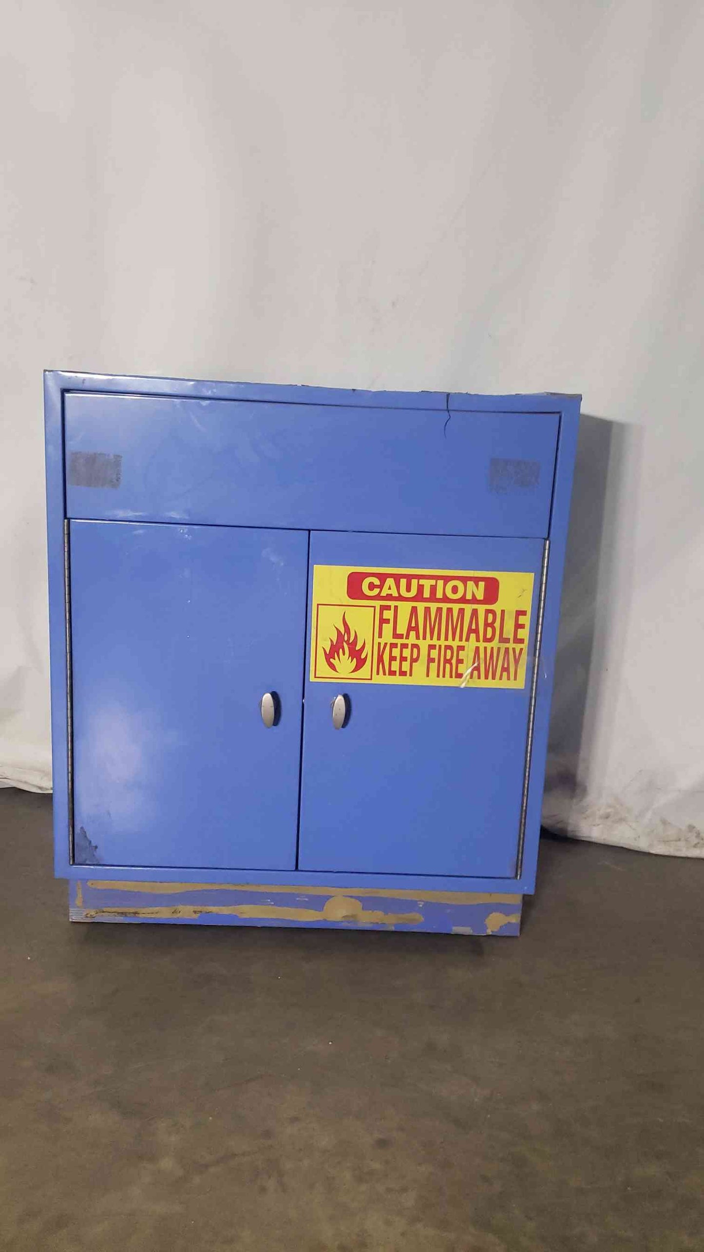 30x22x35 Kewaunee Flammable Cabinet(100147)