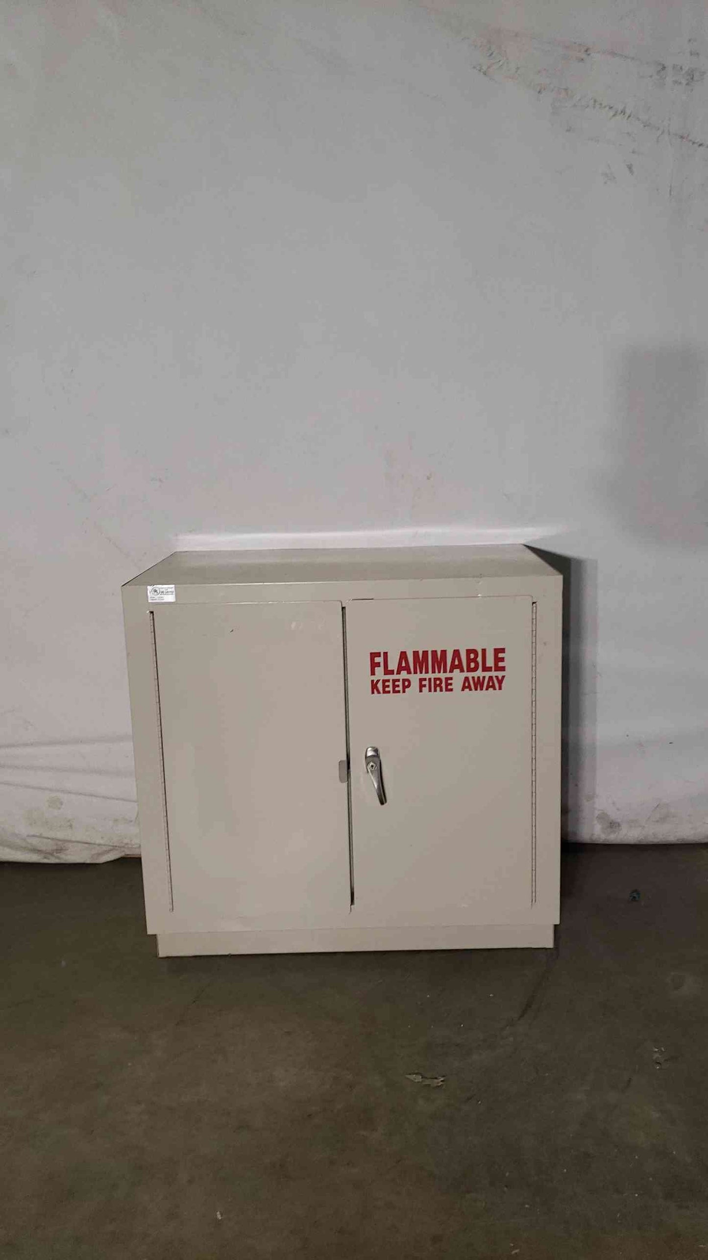 36x22x35 Flammable Casework With Lock.(100252)