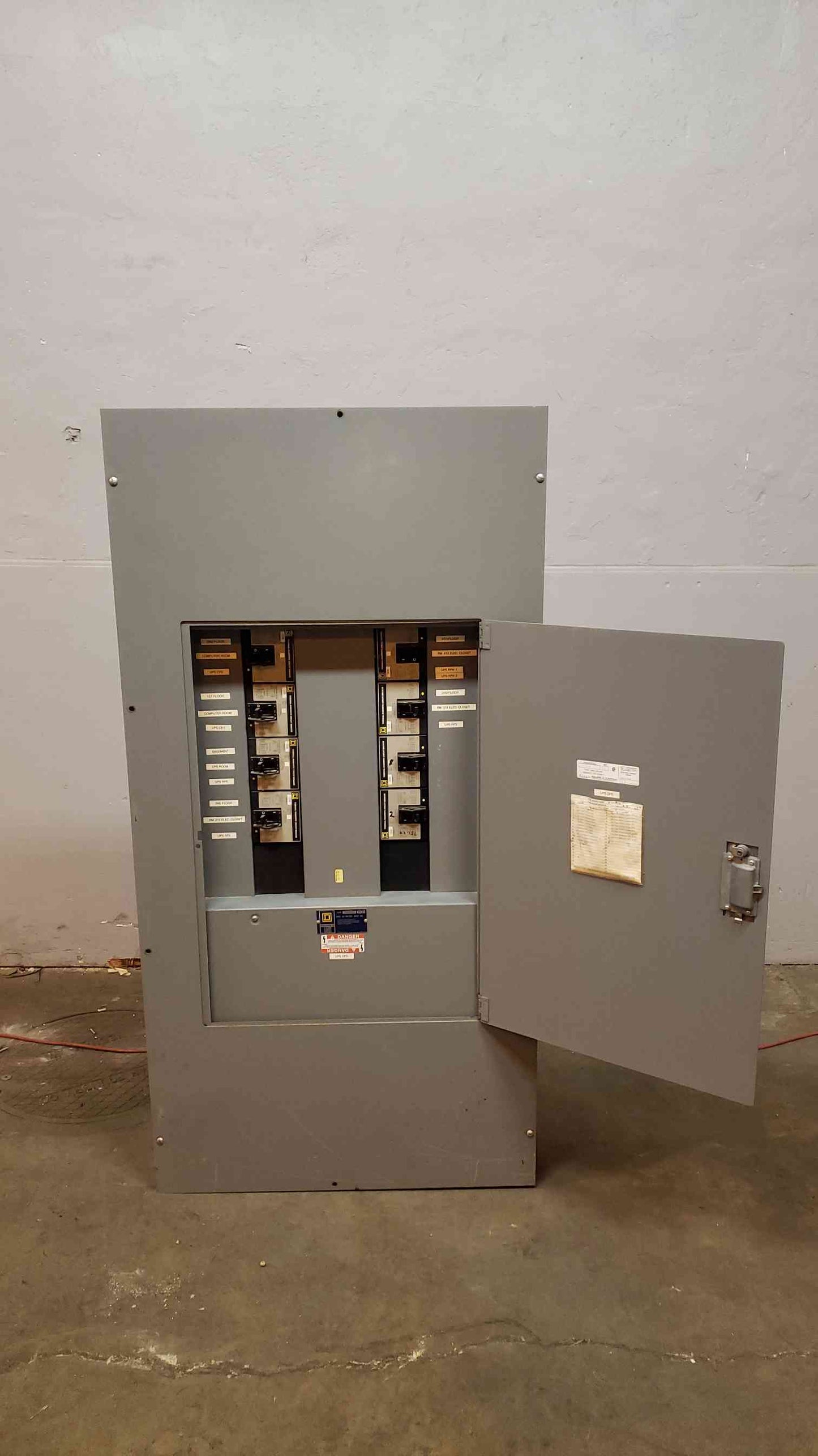 225A Square D I-Line Panelboard  HC3264TS 250V 480V 600V LOADED