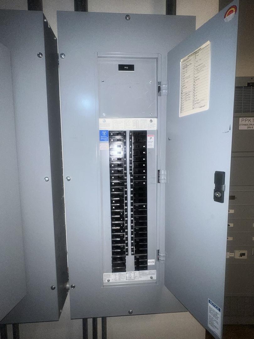 100A 120/208V 3PH PRL1 Panelboard 42 Circuit Neut. 100A W/ Main(S6LLST13266)