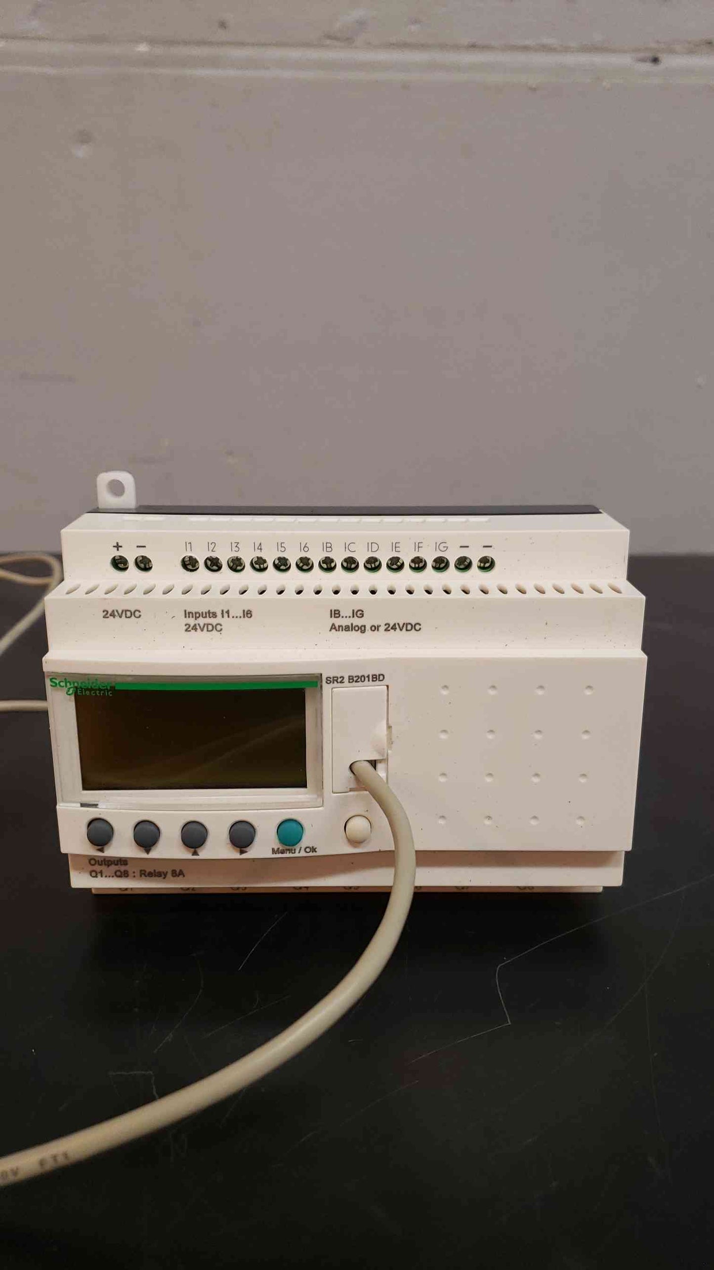 Schneider Electric SR2 B201BD Smart Relay (SKU: 2387AA)(2387AA)
