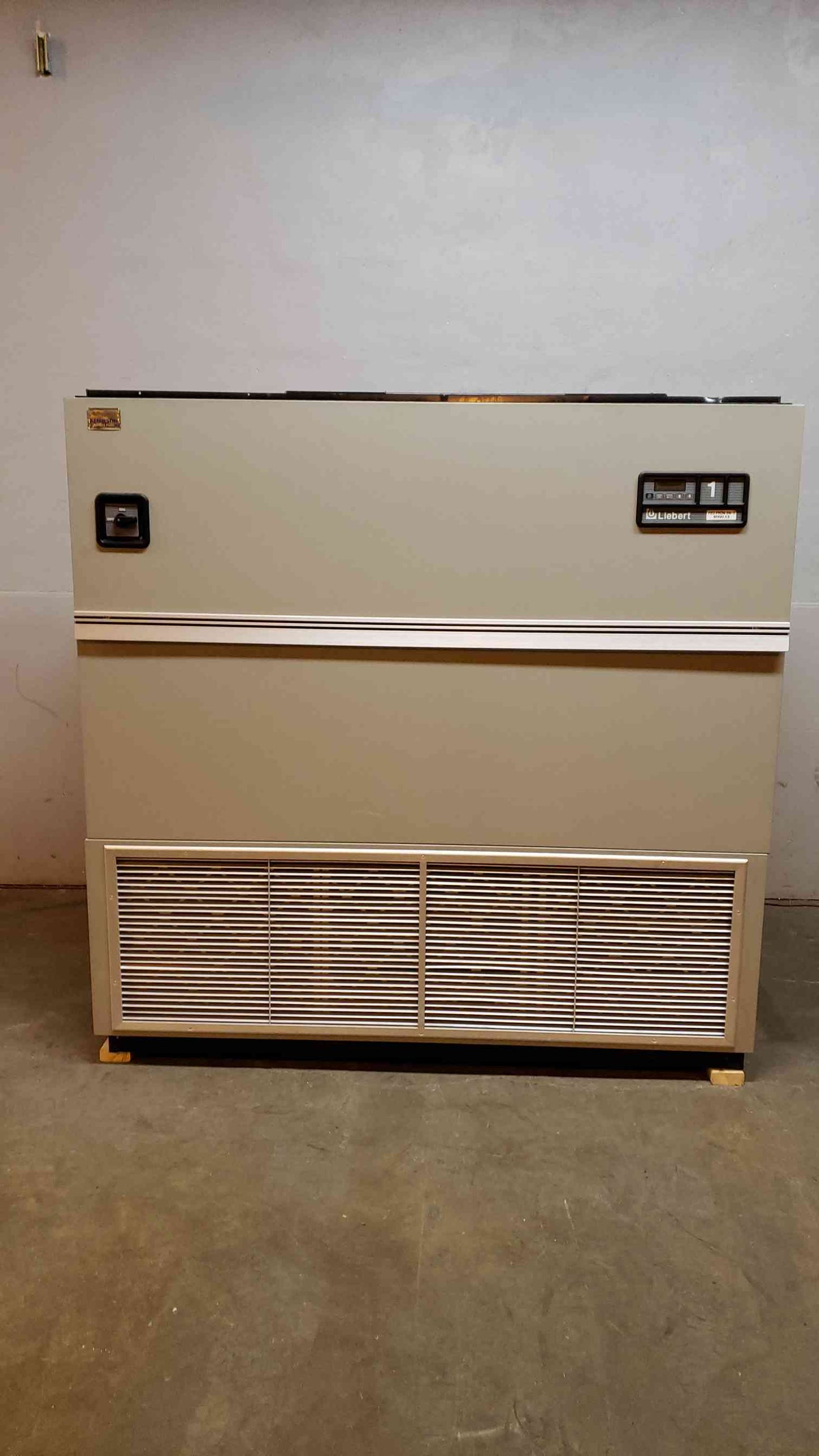 Liebert CRAC Upflow VH125A UAAEI 460v '03 (SKU: 5439AA)(5439AA)