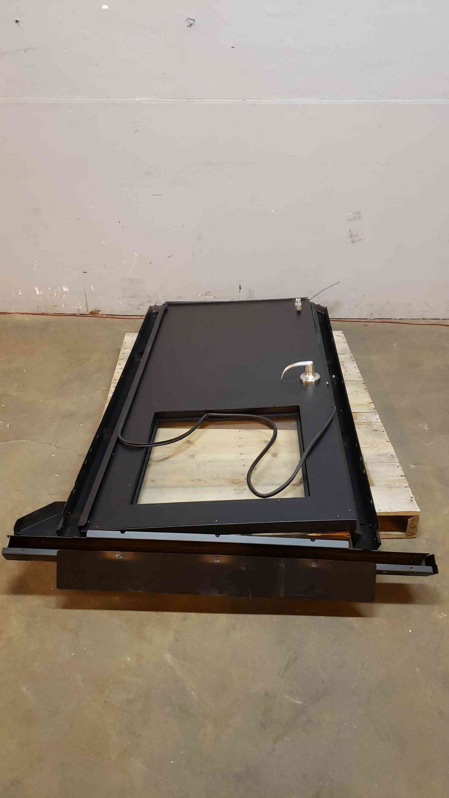 APC In Row Containment Black Door W/ Frame (SKU: 5480AA)(5480AA)