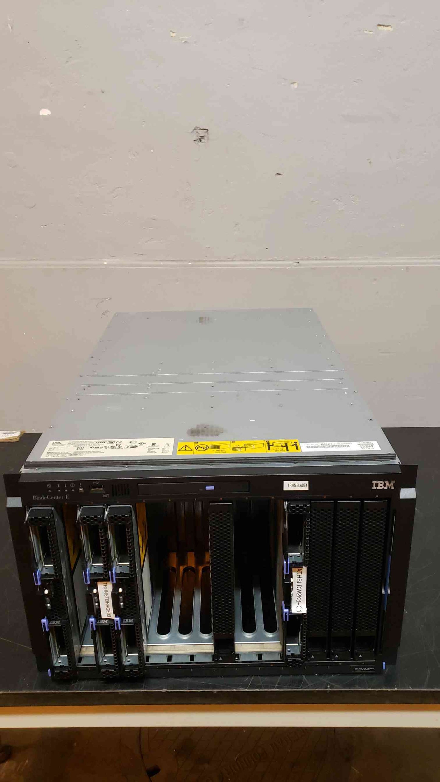 IBM BladeCenter E HC1 no HDDs (SKU: 5502AA)