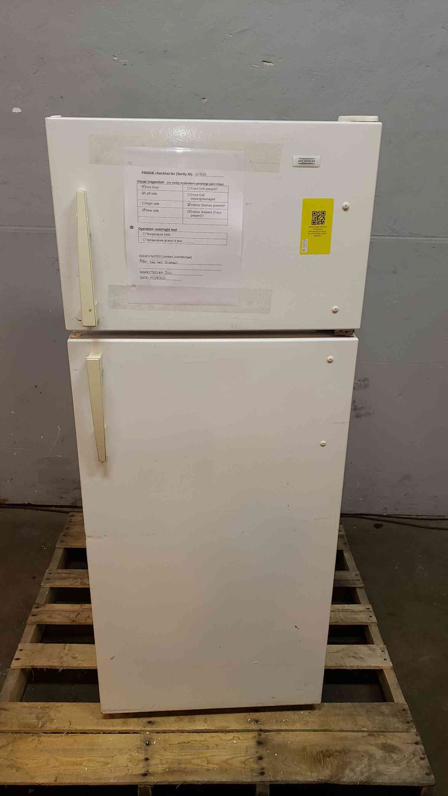 *PA Local Pickup ONLY*Roper Alliance Household Refrigerator / Freezer Combo RT12VKXHW01 (SKU: 4599AA)