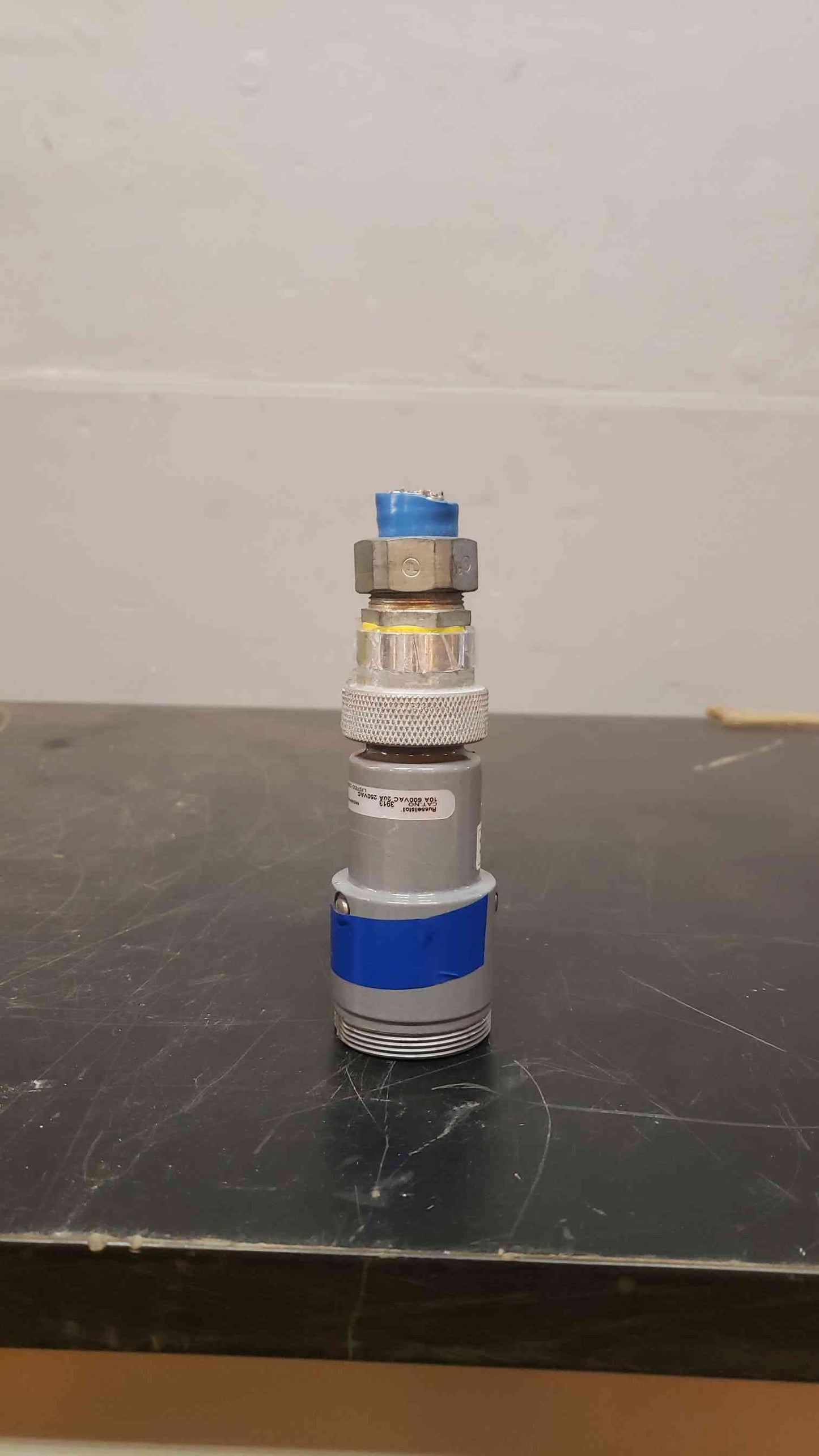 *Pickup Only* Russellstoll 10A 600VAC 20A 250VAC 3913 Connector (SKU:14473AA)(14473AA)