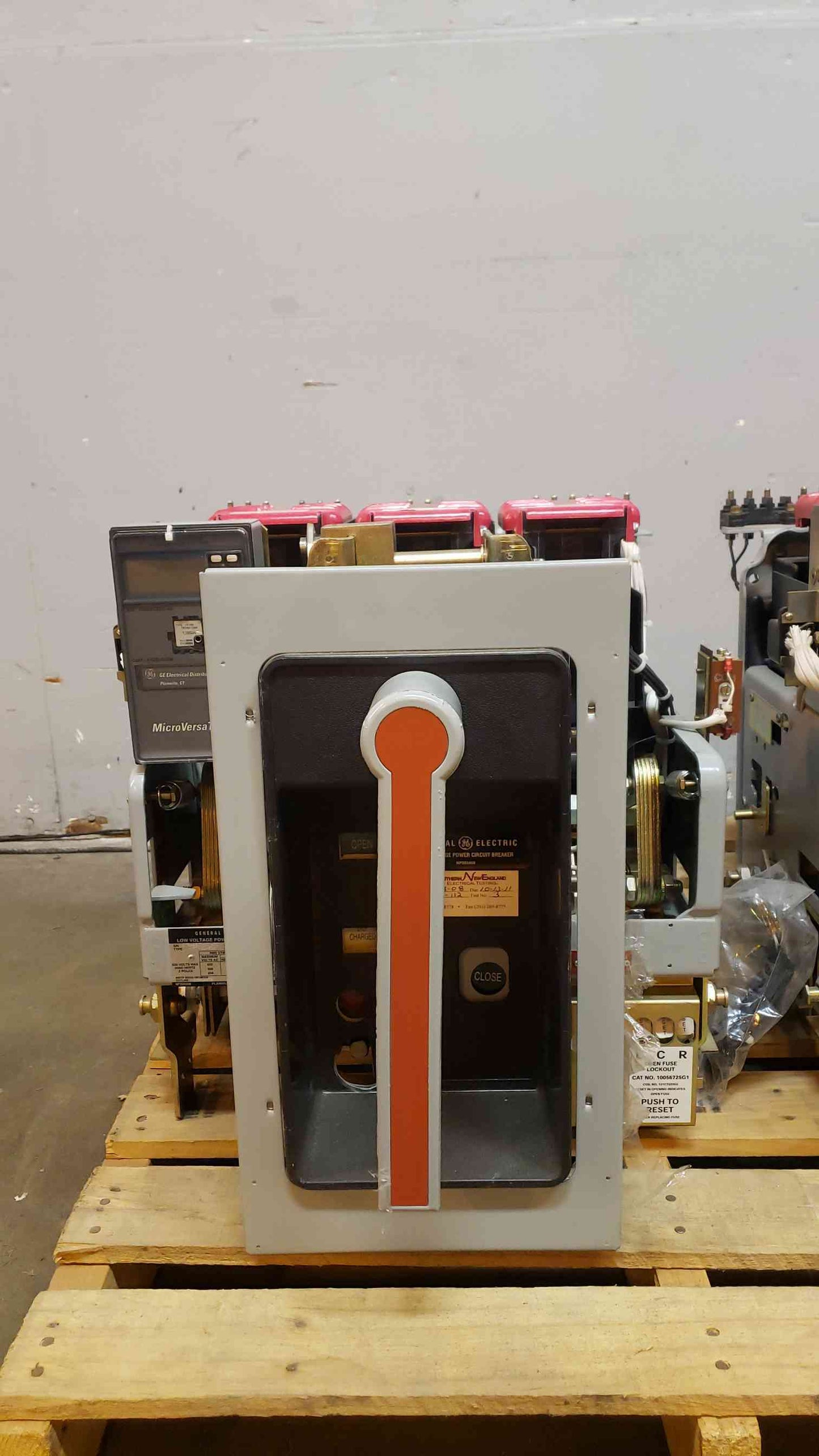 2000A GE AKR Low Voltage Power Circuit Breaker AKRT10D50H 1200A A220LSIGM MicroVersaTrip PM (SKU:14487AA)Over 1000A(14487AA)