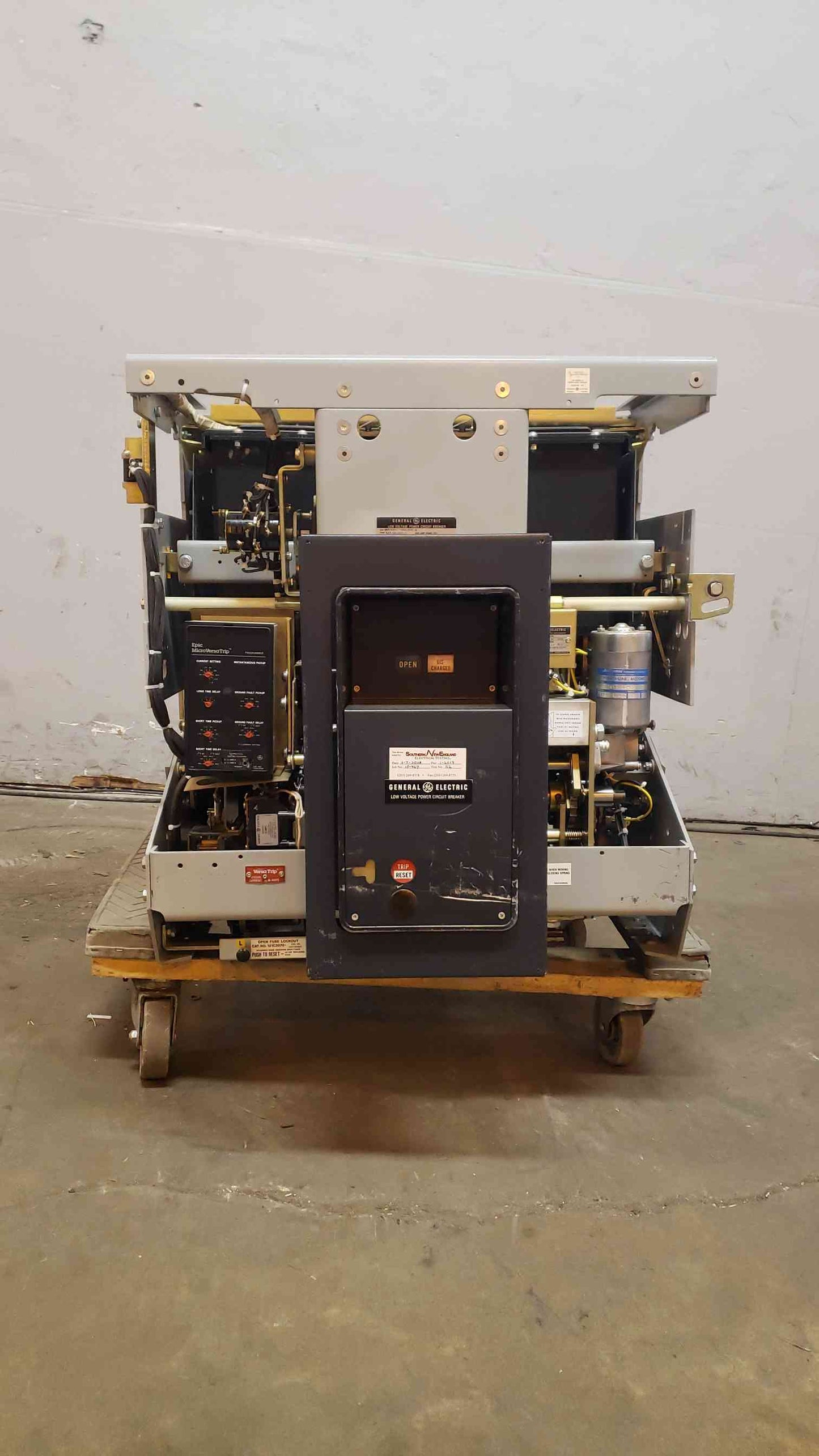 4000A GE Low Voltage Breaker AKR8D1001 Epic MicroVersaTrip (SKU:14490AA)