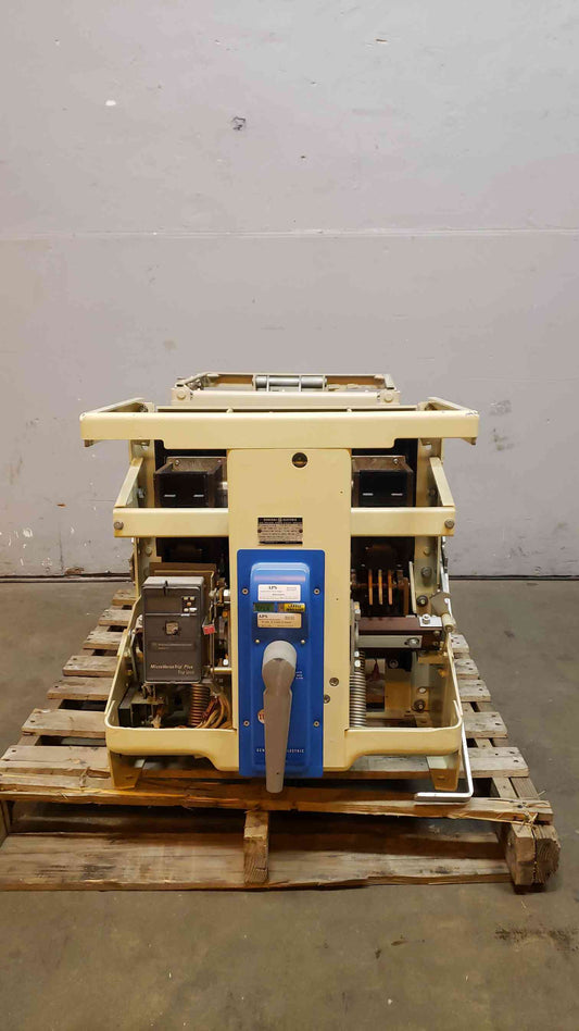 General Electric Low Voltage Power Circuit Breaker 1600A 600V 156A5045208 TYPE AK275(14993AA)