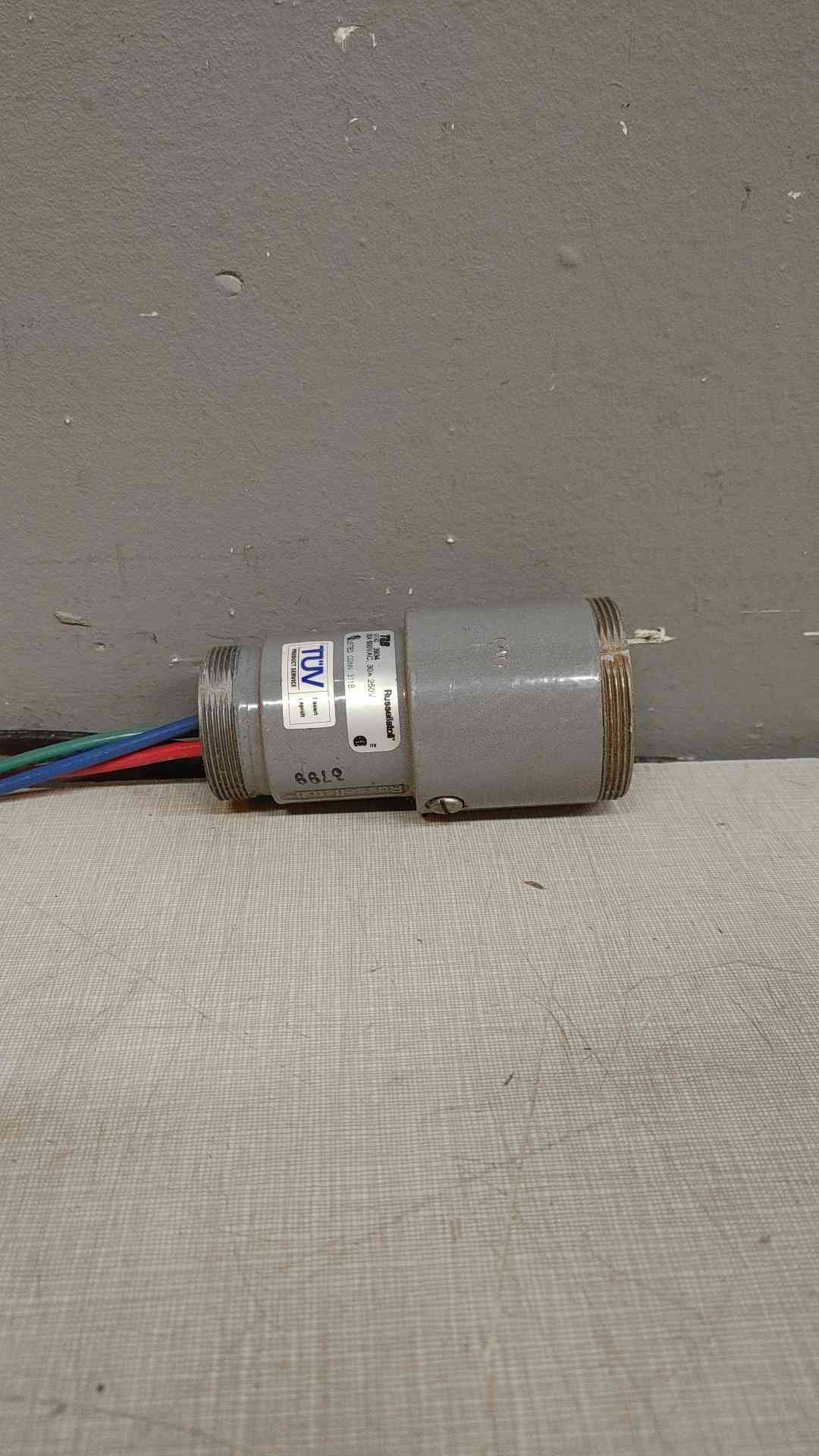Lot of 120 Russellstoll Plug Connector 20A 600VAC 30A 250V 3934(103323)