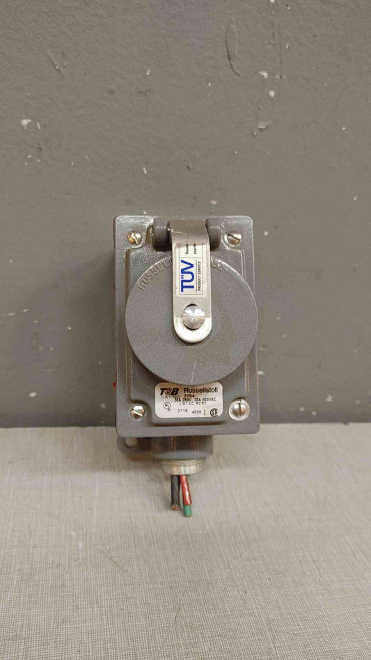 *Pickup Only* Lot of 2 Russellstoll Plug Receptacle 30A 250V 20A 600VAC 3754(103693)