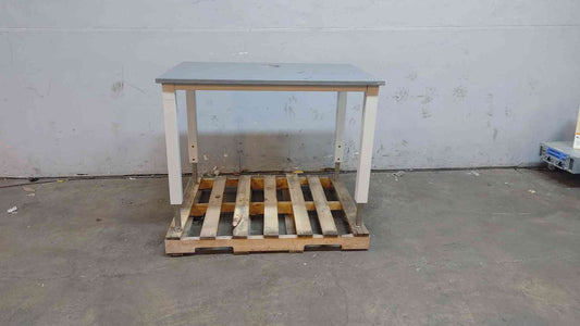 4' Lab Desk with Chem Resistant Counter Top & Metal Frame(104298)